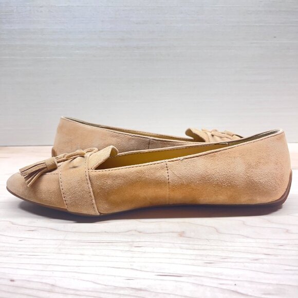 Talbots Tan Suede Leather Pointed Toe Loafer Flats with Tasseled Bows Size 6.5M - Picture 4 of 10